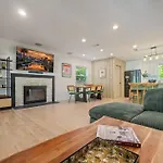 Lake Balboa Hideaway
